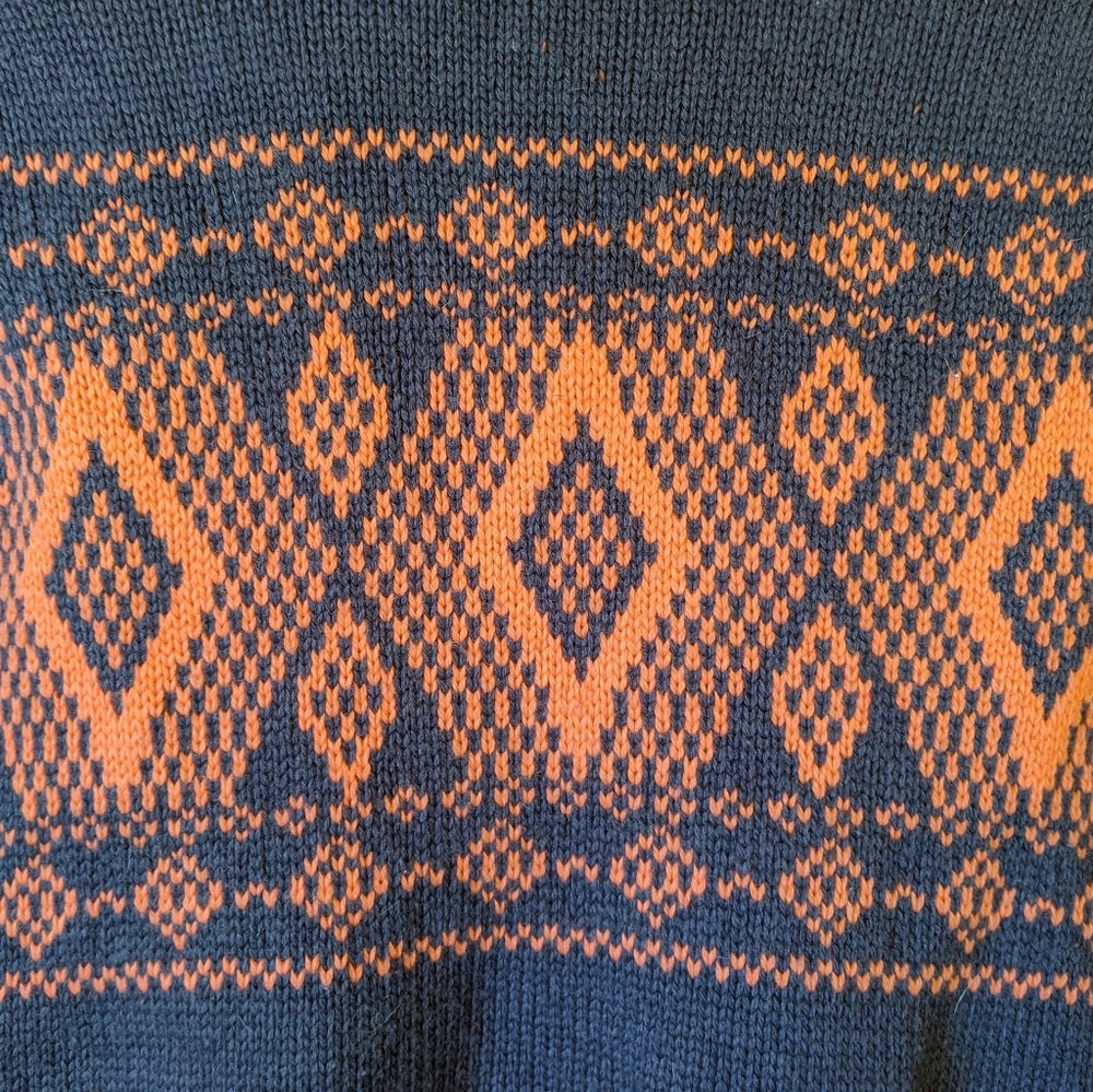 Sweater - Picture 4 of 7